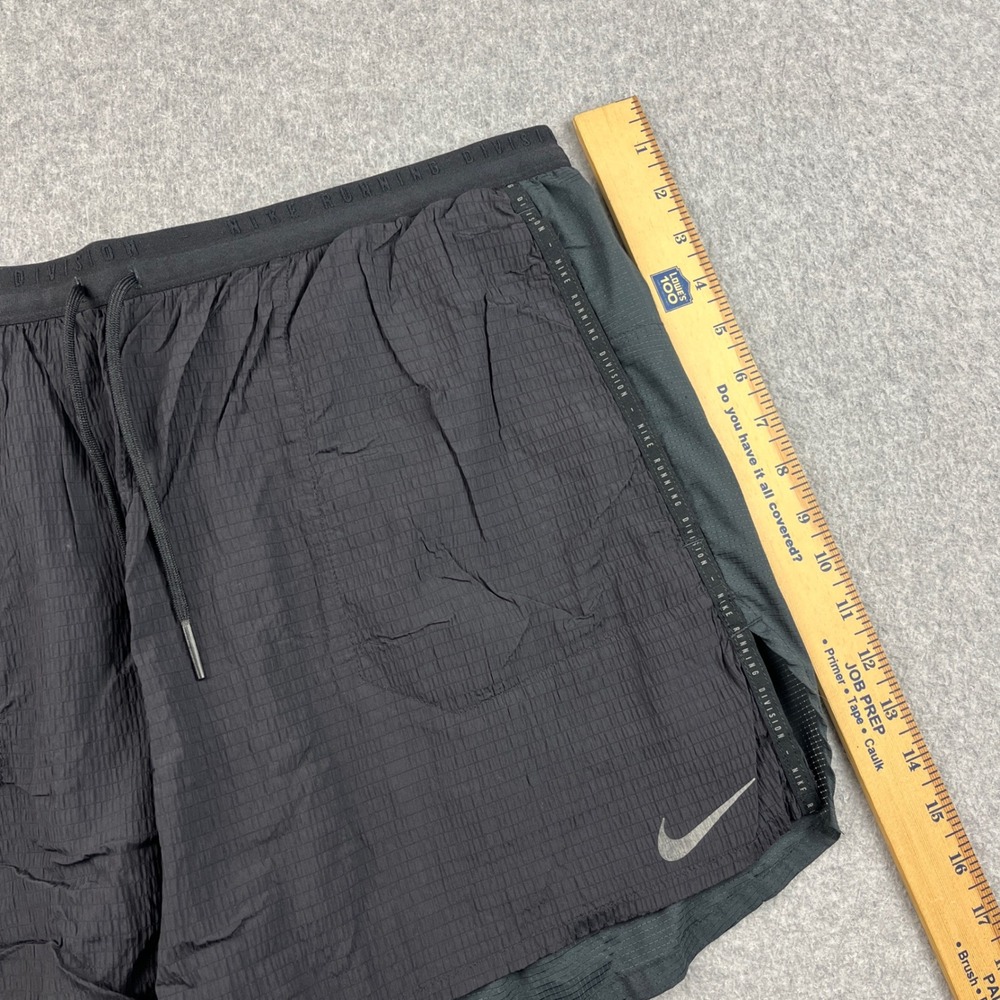 Nike Running Division Shorts Mens XXL Black Gray 2-in-1 Athletic DA1290-010 - Picture 7 of 8